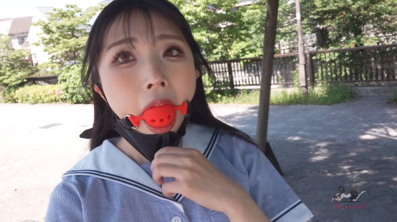 皆月ひかるラバーマスクの下に猿轡のフェチ動画リンク用画像